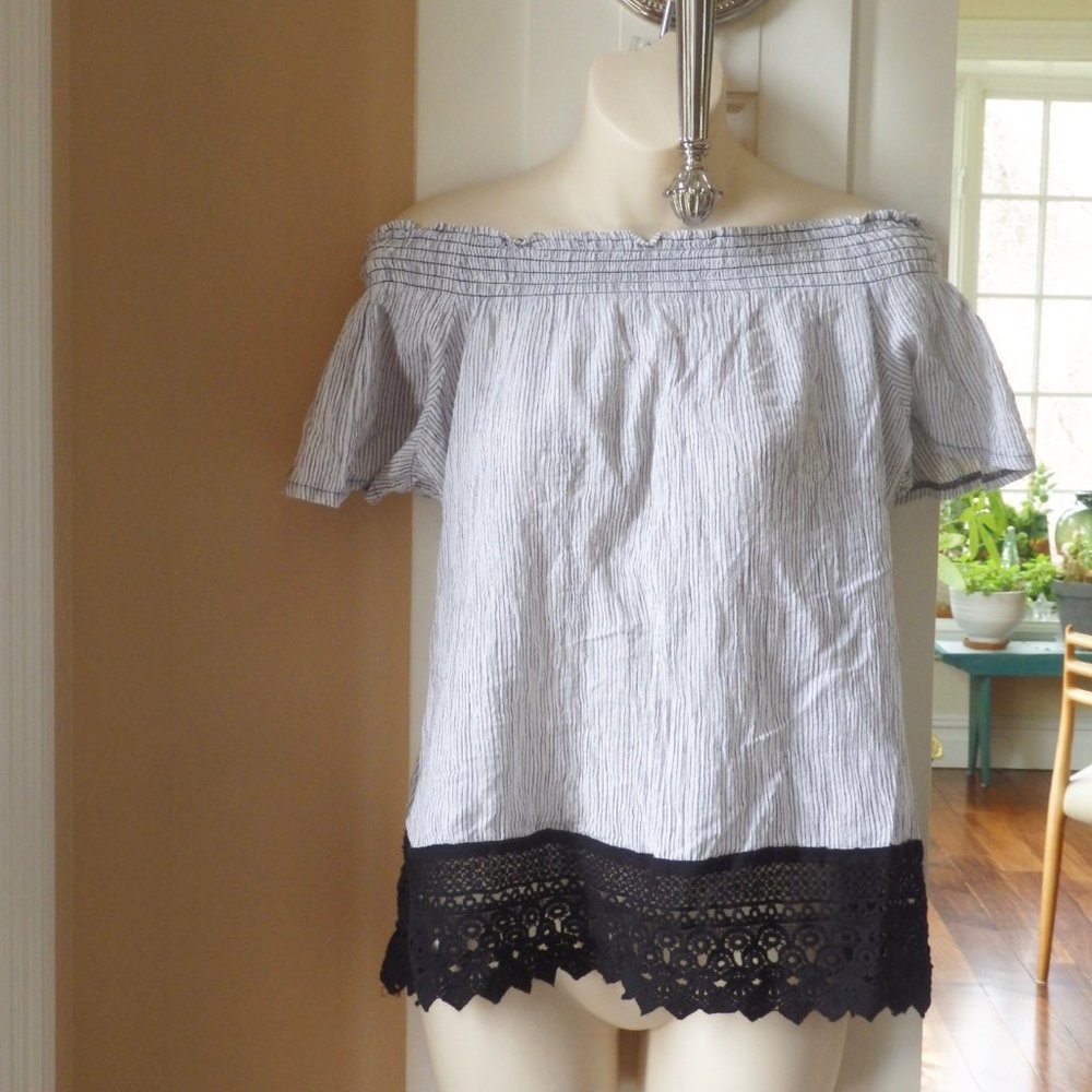 Nine West striped off-shoulder cotton top M crochet lace trim NWOT